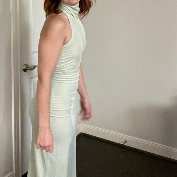 🍈 Vintage Low Back Dress 🍈 - Picture 4 of 4